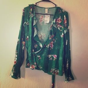 GREEN FLORAL WRAP STYLE TOP